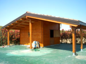 canile in legno lamellare