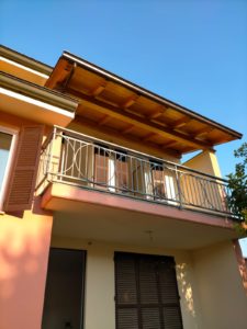 tettoia copri balcone