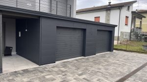 struttura in legno a telaio, rivestimento in alluminio.