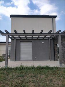 pergolato legno lamellare, finitura RAL
